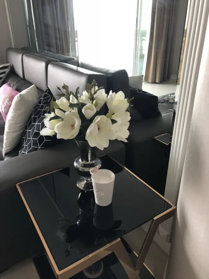 Sky Beach 2-bedroom condo for sale. Spacious living area, great location, fully furnished and equipped with amenities. Book now!