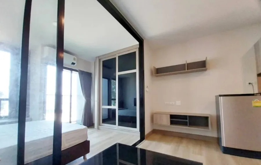 For rent: The Indeed Condo Amata, 5th floor, partitioned room, fully furnished, reserve now!