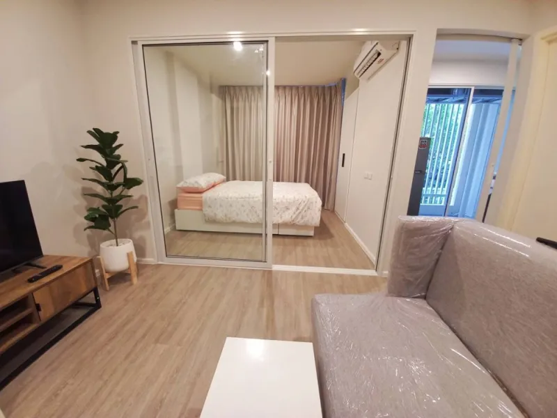 ให้เช่า บูล พหลโยธิน 35 ห้องกั้นพื้นที่เป็นส่วนตัว ตกแต่งโทนสว่าง มาแต่ตัวเข้าอยู่ได้เลยค่ะ