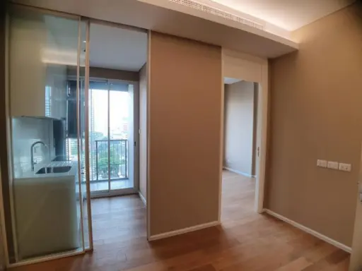 Condo for sale, The St. Residences, empty room, cheap price for you to decorate as you like, good location, great position, buy it