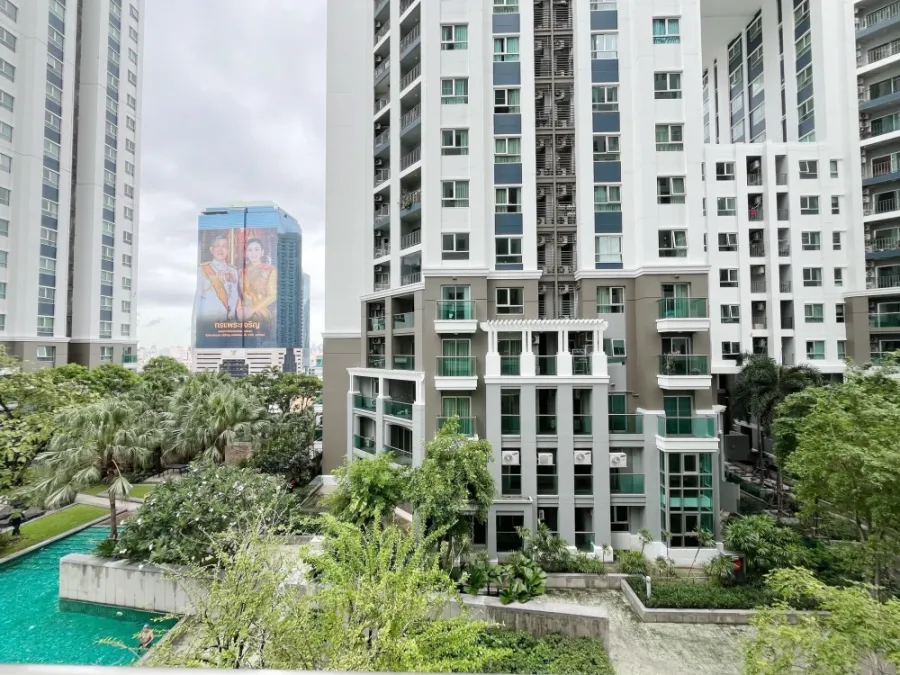Belle Grand Rama 9 condo for sale. Ready to move in, fully furnished. Spacious room. Book now!
