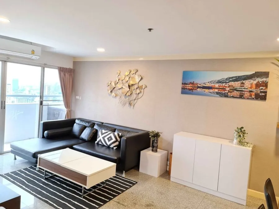 For rent, The Waterford Diamond, Sukhumvit 30/1, 29th floor, river view, comes fully furnished, book now.