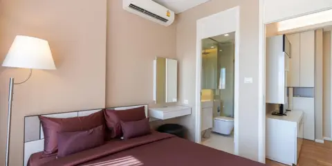 ให้เช่าคอนโด THE SAINT RESIDENCES ตกแต่งเฟอร์นิเจอร์และเครื่องใช้ไฟฟ้าครบพร้อมเข้าอยู่ สนใจรีบเลย