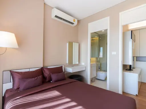 ให้เช่าคอนโด THE SAINT RESIDENCES ตกแต่งเฟอร์นิเจอร์และเครื่องใช้ไฟฟ้าครบพร้อมเข้าอยู่ สนใจรีบเลย