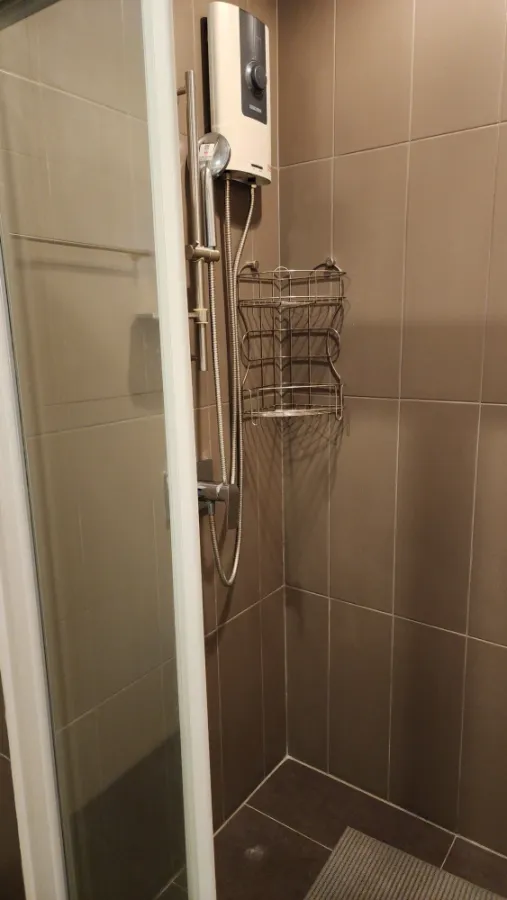 For rent: Centric Ratchada–Huai Khwang, 21st floor, fully furnished, nice room, interested, reserve now, don't miss out!