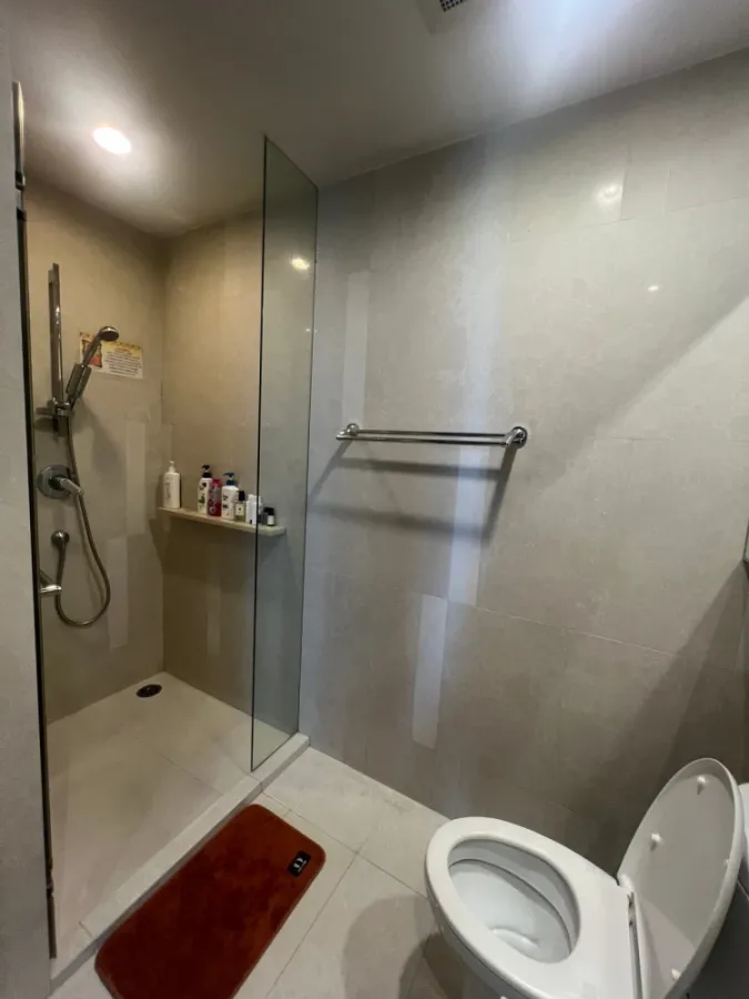 Quattro By Sansiri 2-bedroom apartment for rent. High floor, unobstructed view, fully furnished. Book now, don't wait!