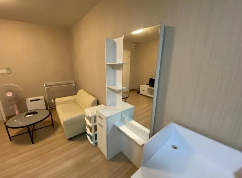 For rent Plum Condo Paholyothin 89, 2nd floor, separate kitchen, fully furnished, ready to move in, reserve now, don't miss out.