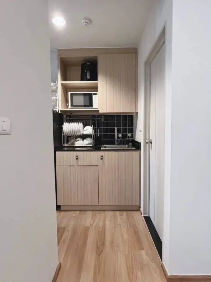 Urgent sale! Unio Sukhumvit 72, ready to move in, fully furnished with appliances. Amazing price! Buy now!