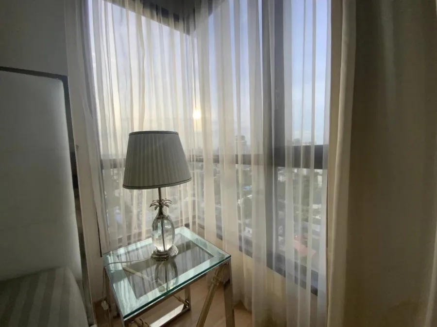 For sale, rent, HQ Thonglor, 28th floor, city view, clear, comfortable room, super spacious, decorated with Buit-In, very beautiful, book now.