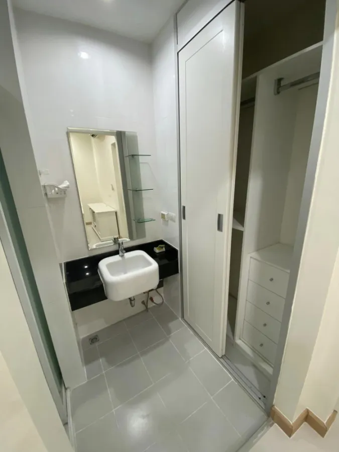 ขาย เช่า Astro Condo แจ้งวัฒนะ ห้องพร้อมอยู่ เฟอร์ เครื่องใชไฟฟ้าครบ ลากกระเป๋าเข้าได้เลยจ้า