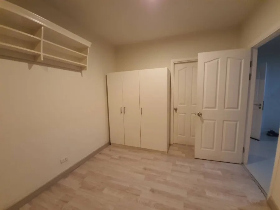 For rent, Manor Sanambinnam, 2 bedrooms, river view, both from the bedroom and balcony, fully furnished, ready to move in. Book now.