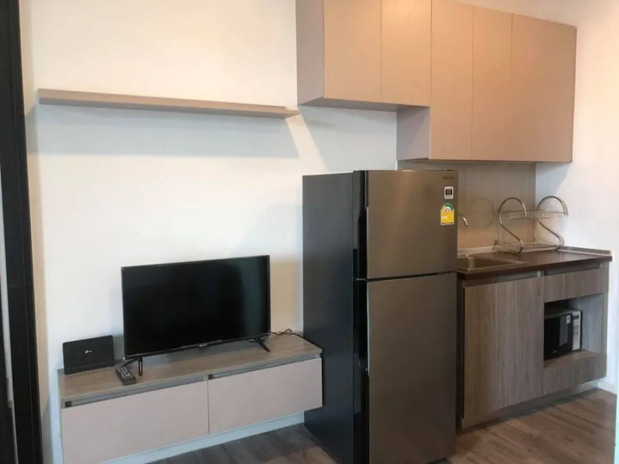 ขายด่วน!! บราวน์ คอนโด รัชดา 32 ชั้น 5 ห้องใหม่ ตกแต่งสวย Fully Furnished Built-in ห้ามพลาด!!