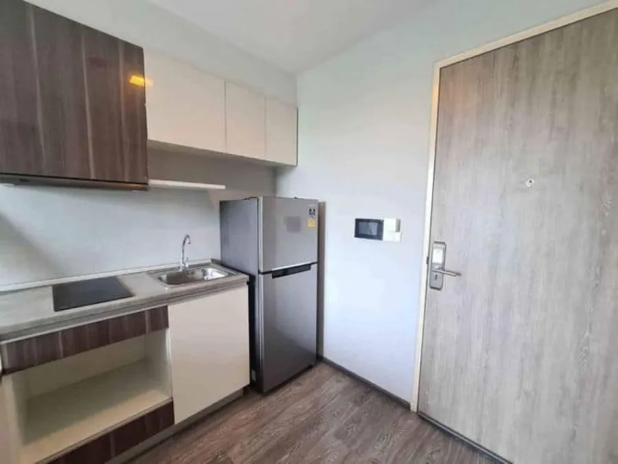 ด่วนๆ ห้องตกแต่งครบครัน วิวรถไฟฟ้า เฟอร์บิวท์อิน พร้อมเข้าอยู่ ที่ Condo Zelle Rattanathibet เช่า