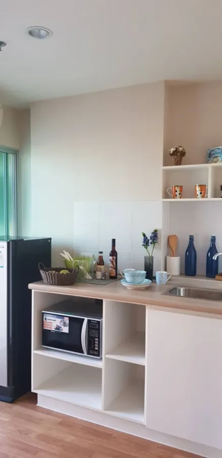 For rent: Lumpini Park Phetkasem 98, high floor room, ready to move in, fully furnished, just bring your suitcase and move in. Hurry and book now befo