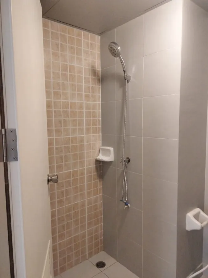 For rent, Lumpini Township, Rangsit, Khlong 1, 5th floor, spacious room, separated into proportions, book now, very nice.