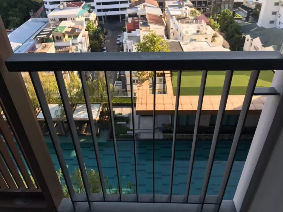 Selling Life Pinklao, pool view, built-in furniture, complete with electrical appliances, good price like this, must reserve now, urgently.