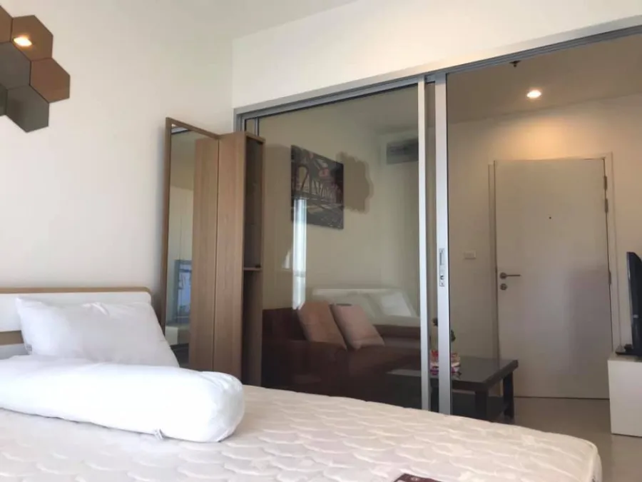 For rent Aspire Sathorn-Taksin, fully furnished, ready to move in. Don't wait.