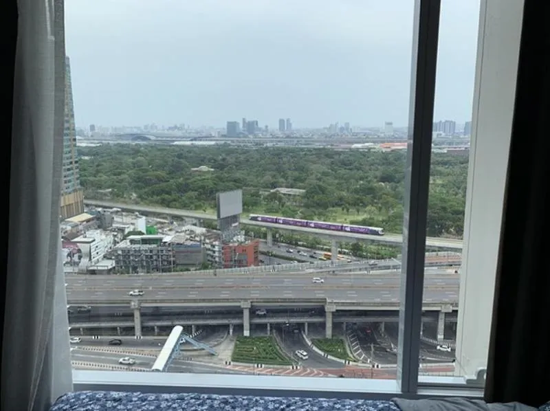 The saint residence 5แยกลาดพร้าว ให้เช่า ชั้น 22 วิวสวนจตุจักร พร้อมอยู่ เครื่องใช้ไฟฟ้าครบ