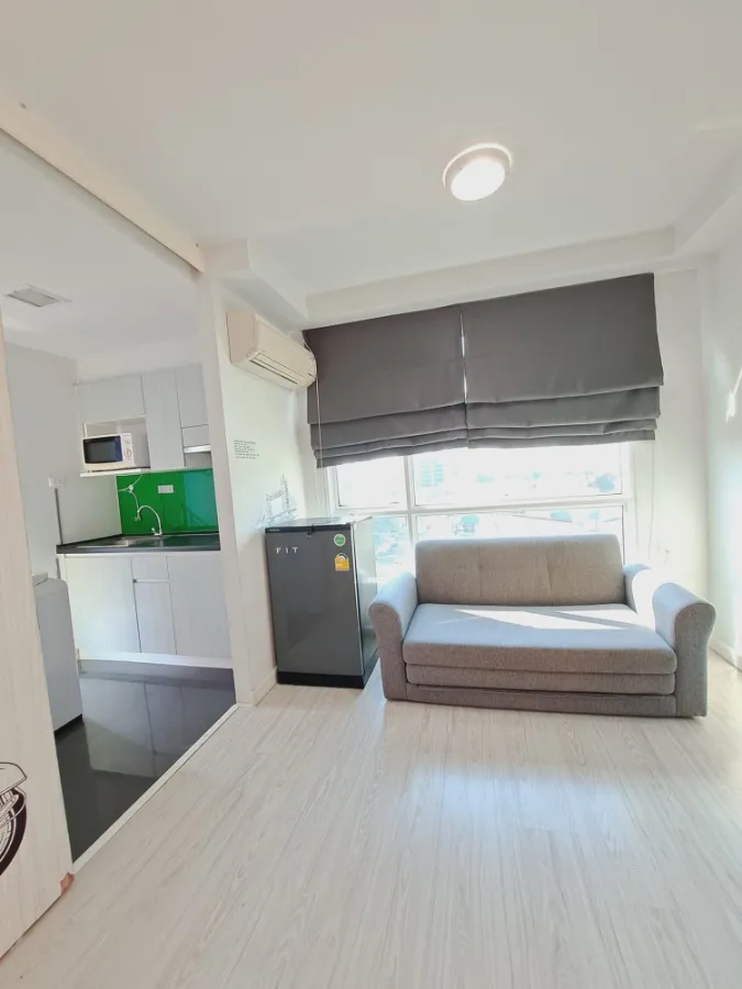 Sell / rent C Style Condo, 5th floor, corner room decorated in minimal style. Complete facilities, don't miss it.