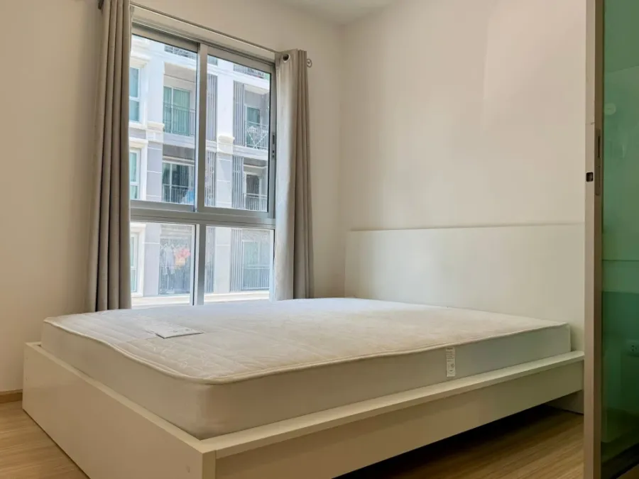 Plum Condo Chaengwattana Station Phase 2 for rent. The unit is partitioned into separate, clearly defined zones. Great price! Book now!