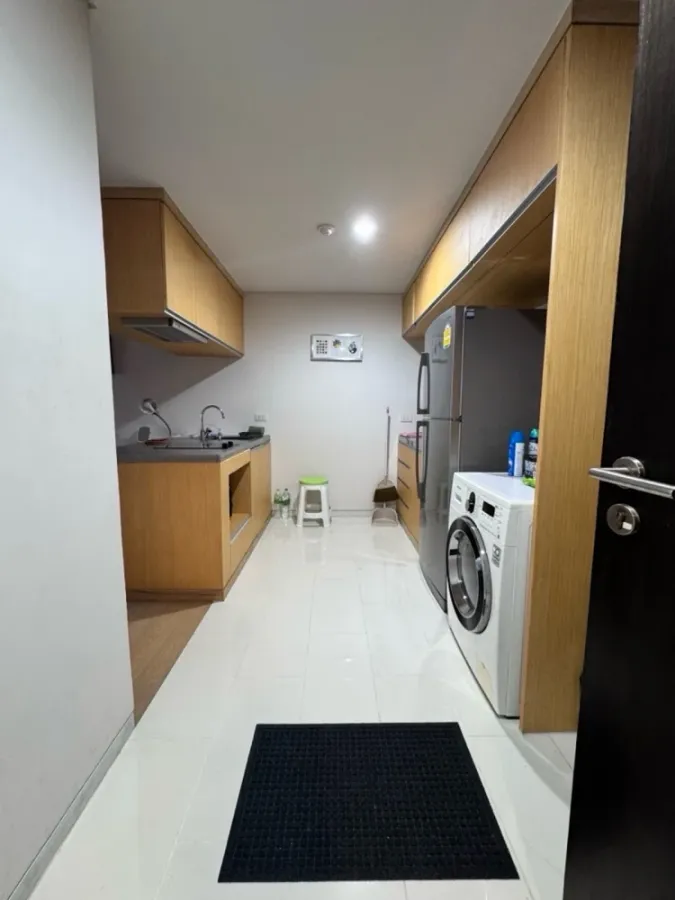 For sale: Siamese Gioia Sukhumvit 31, 1 bedroom, 1 bathroom, plenty of usable space, fully furnished. Don't miss out on this great deal!