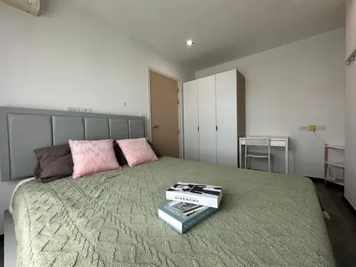 For rent, Rich Park Triple Station condo, luxury condo, beautiful room, built-in furniture, ready to move in, don't miss it