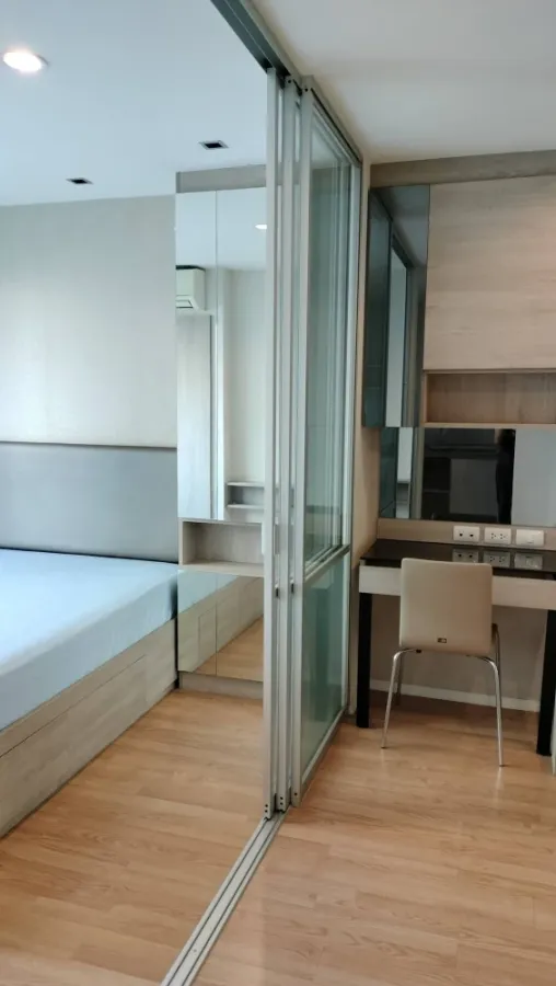 Selling a fully furnished, ready-to-move-in unit at Lumpini Ville On Nut–Phatthanakan, 4th floor. Book now!