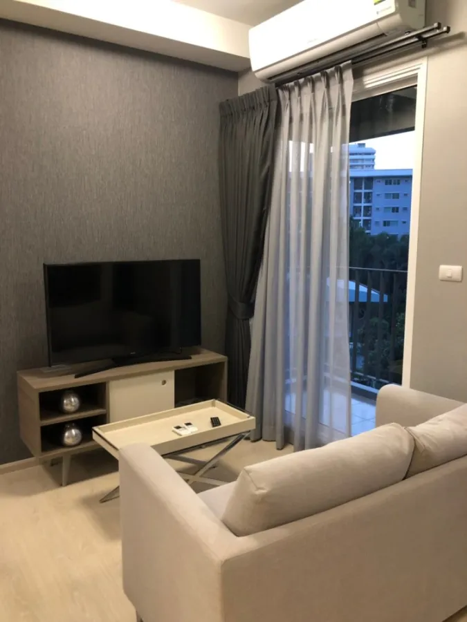 Condo for sale, rent, Chapter One Eco Ratchada-Huai Khwang, corner room, complete with furniture and electrical appliances.