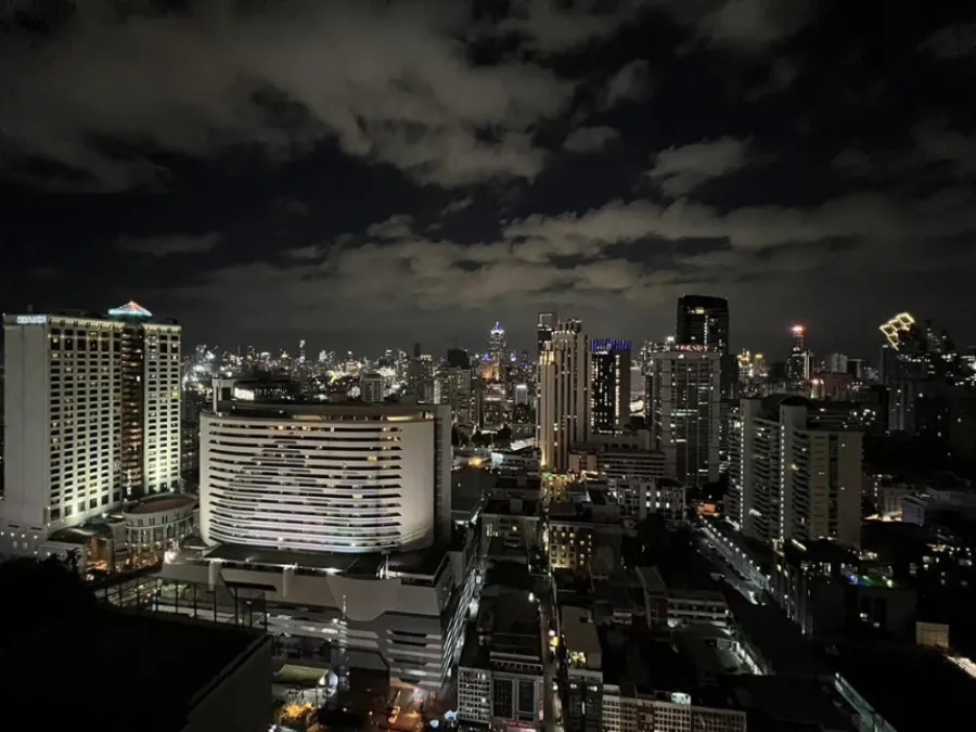 For rent!! Ashton Asoke Condo, 28th floor, beautiful room, fully furnished. Ready to move in, hurry and reserve now!!