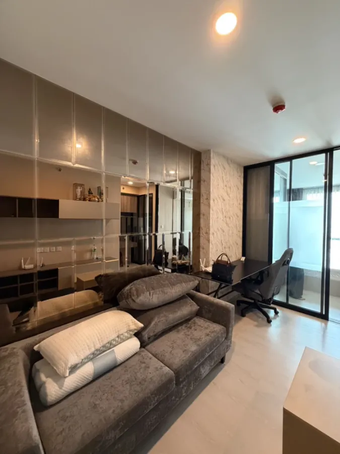 Condo for rent, Knightsbridge Phahonyothin - Interchange. Ready to move in, fully furnished + appliances included. Book now!