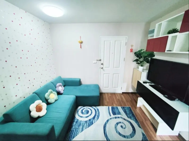For rent คอนโด ยู หัวหมาก สเตชั่น ห้องกว้างขวาง ติดวอลเปเปอร์อย่างดี ราคาอย่างคุ้ม ต้องรีบมาจับจอง