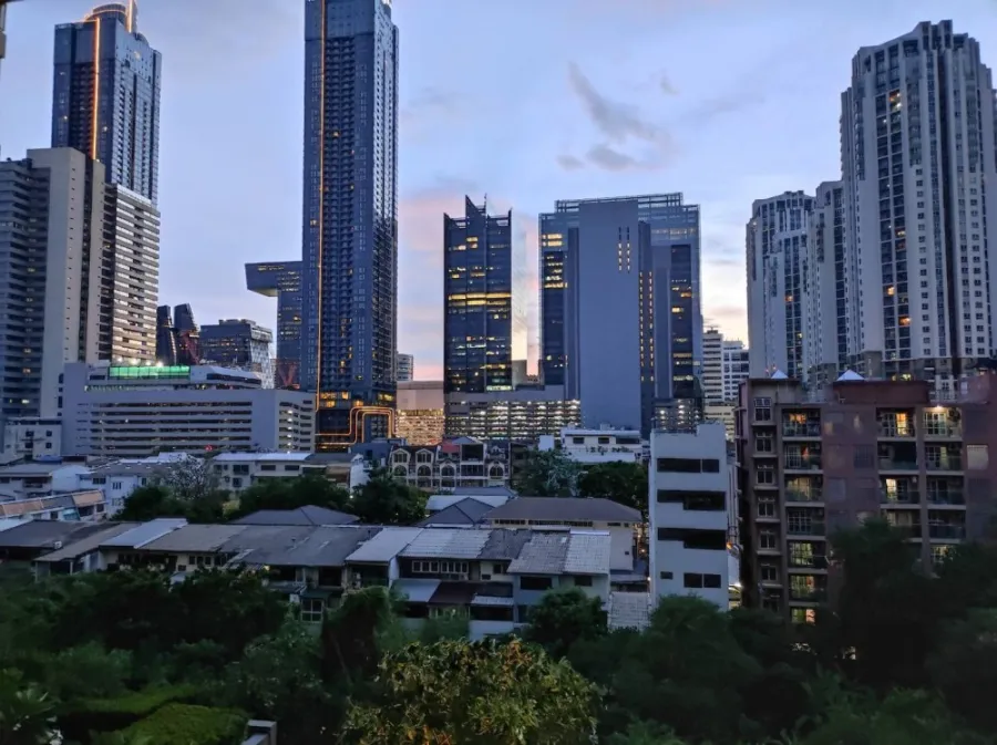 For rent, Lumpini Place Rama 9-Ratchada, very beautiful view, spacious room, not cramped, fully furnished, hurry and reserve before you miss out.
