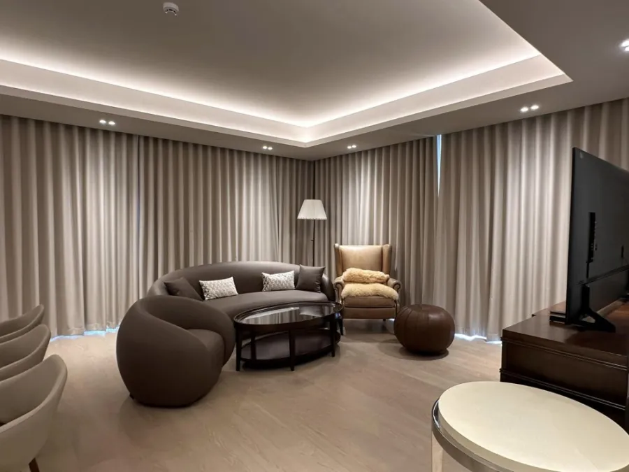 For rent: Tonson One Residence, 2 bedrooms, fully furnished, spacious room, comfortable. Ready to move in, reserve now.