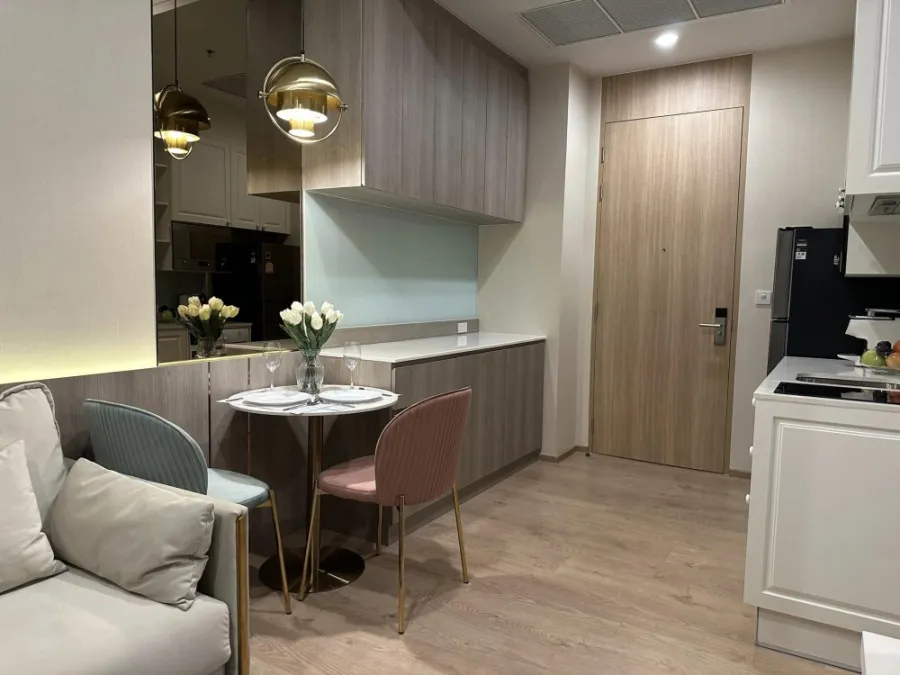 For rent, Noble Bee 19, Built-in decoration, beautiful design, inviting, fully furnished, hurry to reserve now, don't be late, hurry up.