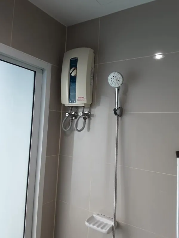 ขาย ให้เช่า Sym Vipa – Ladprao เตียงนอนพร้อมเครื่องนอนอย่างดี มาพร้อมโฟซาหนังน่านั่งสุดๆ