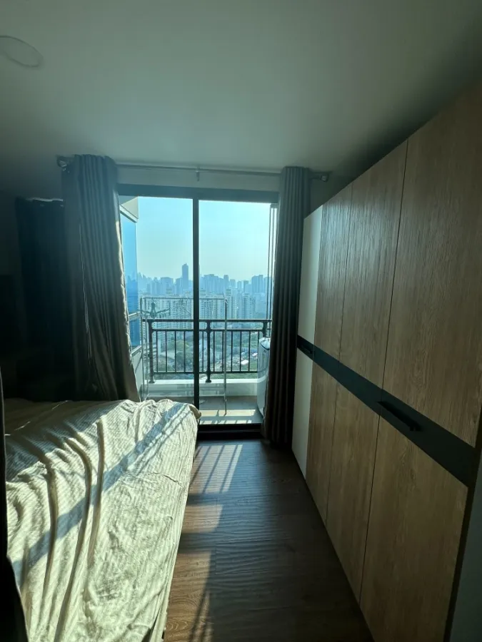 Condo for rent, Artisan Ratchada, high floor, great city view The partition room is a good proportion like this. Hurry up to reserve it.