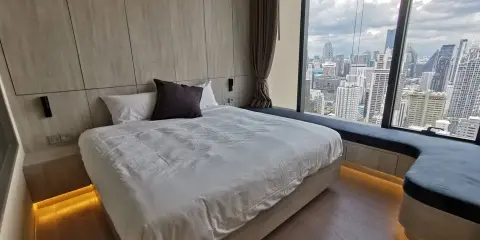 ให้เช่า Esse Asoke วิวสุดอลังการ ไร้สิ่งกีดขวางจากชั้น 35 ห้องมุมเงียบสงบ พร้อมตู้เก็บของบิลท์อินที่ออกแบบพิเศษ จองด่วน