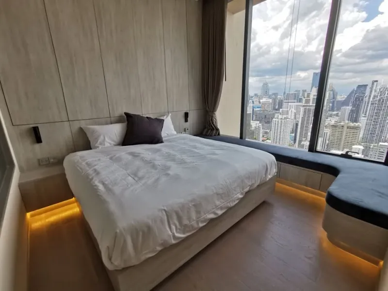 ให้เช่า Esse Asoke วิวสุดอลังการ ไร้สิ่งกีดขวางจากชั้น 35 ห้องมุมเงียบสงบ พร้อมตู้เก็บของบิลท์อินที่ออกแบบพิเศษ จองด่วน