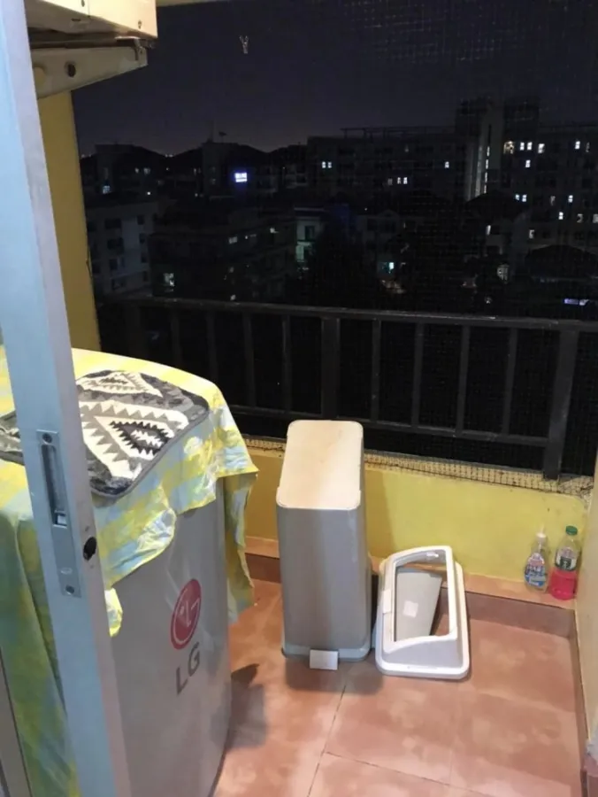 For rent: Regent Home 1, Phahonyothin 67. The room is well proportioned. With a washing machine at a great price, don't miss it.