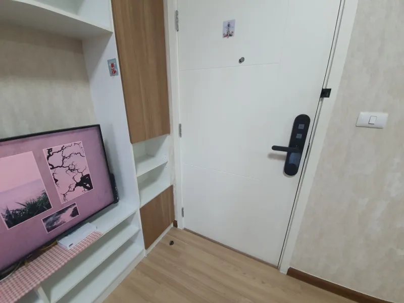 ปล่อยเช่า J condo สาธร-กัลปพฤกษ์ ห้องน่าอยู่ ติดวอลเปเปอร์ทั้งห้อง มีครบจบที่นี่ รีบมาจองเลยจ้า