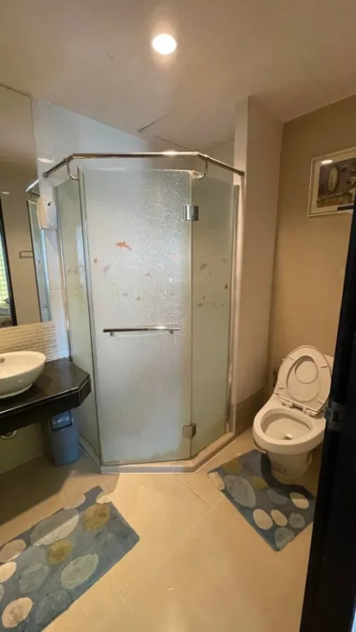 Condo for rent, The Light Ladprao, 1 bedroom, 1 bathroom, complete facilities room ready to move in If interested, hurry up to reserve.