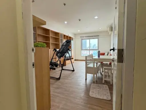 For rent Le Rich Sathorn-Sathu Pradit, 6th floor, same floor as the swimming pool, walk out of the room! Very spacious room, must book.
