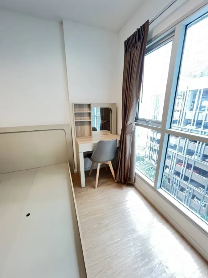 For rent!! Aspire Rama 9 Condo, 5th floor, beautiful room, fully furnished, complete with amenities. Don't miss out!!