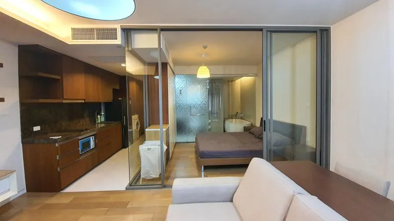 for rent/sale, Siamese Thirty Nine, beautiful room, large area, large balcony, fully furnished, pleasant location, easy to travel, urgently booking