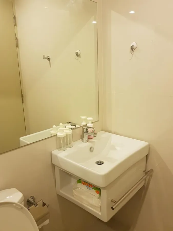 For rent urgently!! Condo Life Asoke, the condo is completed and ready to move in. Complete facilities, don't miss it!!