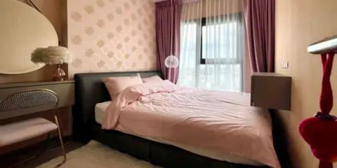 ให้เช่า เดอะ เบส เพชรเกษม ชั้นสูง ห้องสวย ตกแต่งสีสันสดใส แต่งวอลเปเปอร์สุดเก๋ ไม่ควรพลาด
