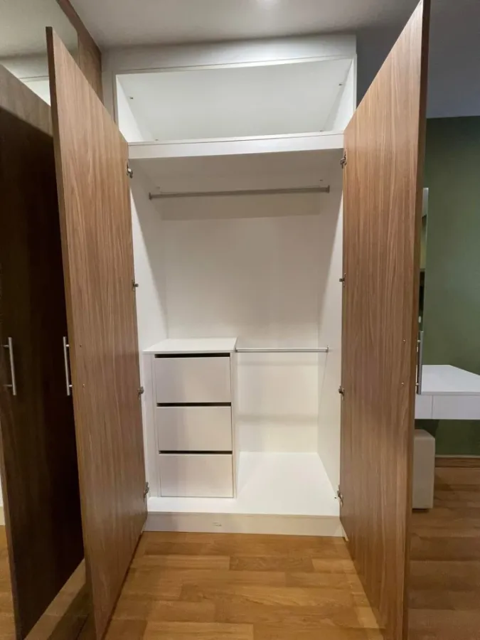 For sale: The room 3 @ sea, a nice room, good location, comes with complete amenities, just bring your bags and move in.