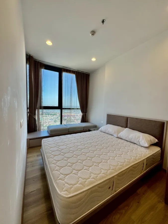 For rent: Oka Haus Sukhumvit 36, 38th floor, fully furnished unit. Book now! Don't miss out! Act fast!
