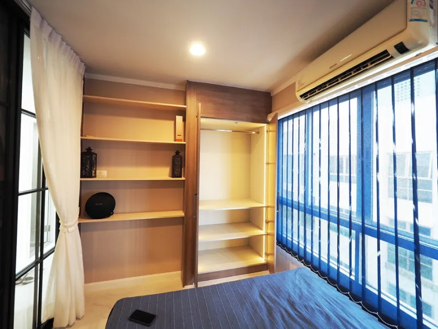 For sale, for rent!! Condo Lumpini Ville Phatthanakan-New Phetchaburi Road, beautiful room, furniture ready to move in. Don't wait, book now!!