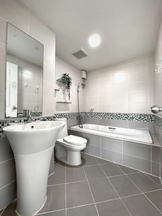 Condo for rent, Waterford Sukhumvit 50, fully furnished. Ready to move in, convenient to travel, don't miss it.